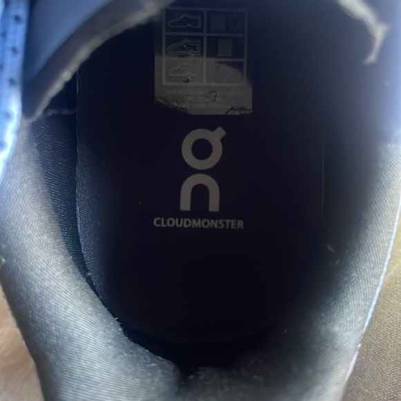 ON Cloudmonster Women’s ‘Nimbus Hay’ Size 9 Running Shoes - Picture 3 of 4